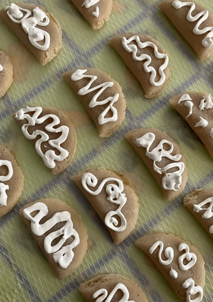 Una foto de Pastissets de l'aire 🎄(de harina de almendra, secados al aire)