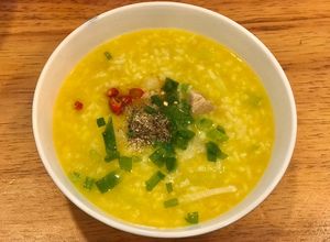 Hình của món Cháo bí đỏ thịt nạc.