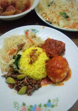 Foto resep Nasi kuning ricecooker