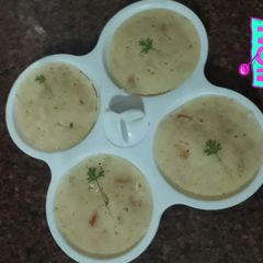 A picture of Rava idli.