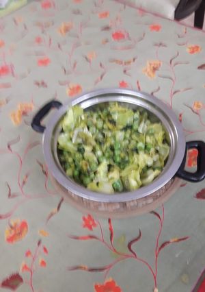 A picture of झटपट पत्ता गोभी मटर #Family #yum.