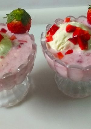 A picture of Strawberry shake.