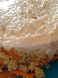Una foto de Cuscús vegetal con crema de surimi