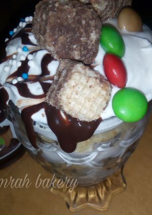 A picture of Cake perfait.