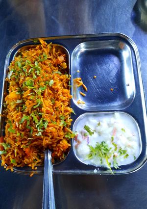 A picture of Street style Vegetable pulao.