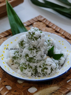 Foto resep Kue Klepon (Pakai Ekstrak Daun Pandan & Suji)