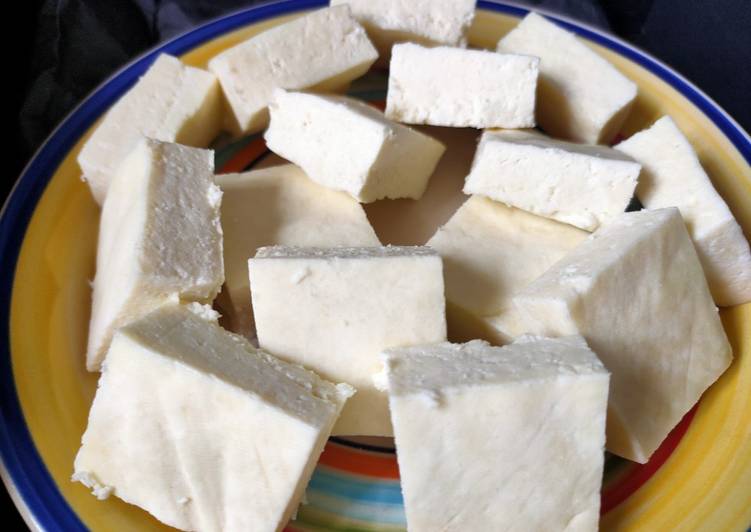 Recipe of Speedy Paneer / cottage cheese (પનીર રેસિપી ઈન ઈગ્લીશ)