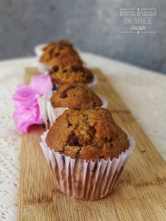 Una foto de Muffins de banana 🍌 con chispas de chocolate 🍫