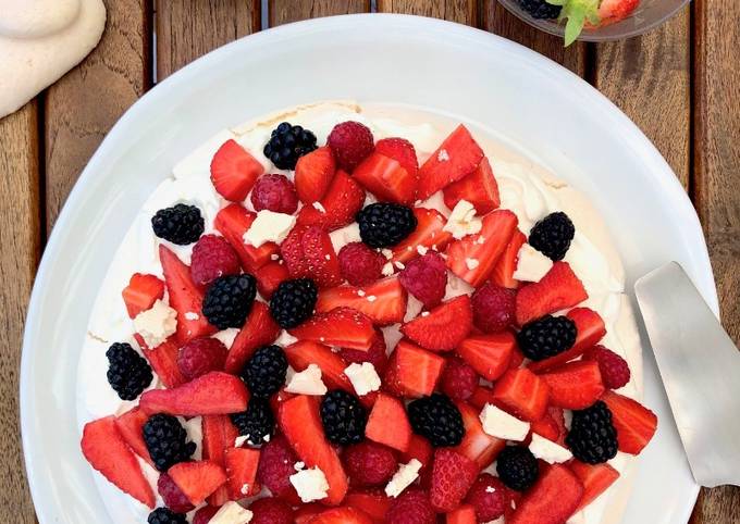 Pavlova aux fruits rouges