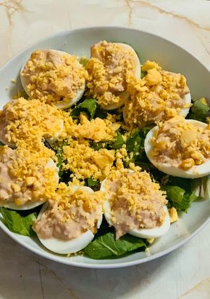 Una foto de Huevos rellenos de toda la vida