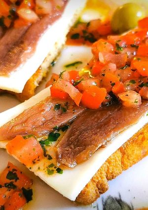 Una foto de Pincho de Sardinas anchoadas con queso manchego