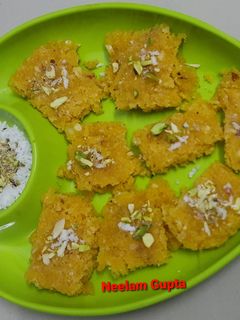 कोकोनट बर्फी (Coconut barfi recipe in hindi) रेसिपी मुख्य फोटो