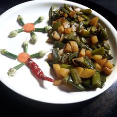 A picture of Onion flower stalk fry.