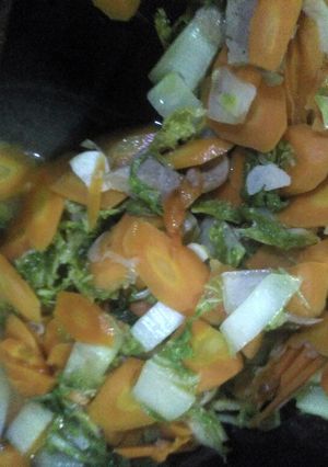 Foto resep Tumis sawi wortel dengan bakso