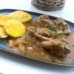 A picture of Conejo Salmorejo con Alubias Blancas – rabbit with haricot beans.