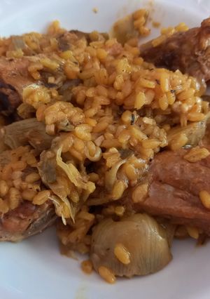 Foto principal de 324. Arroz con costillas y alcachofas