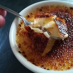 A picture of Créme Brûlée.