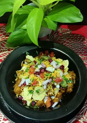 A picture of Leftover Chana Masala Chaat.