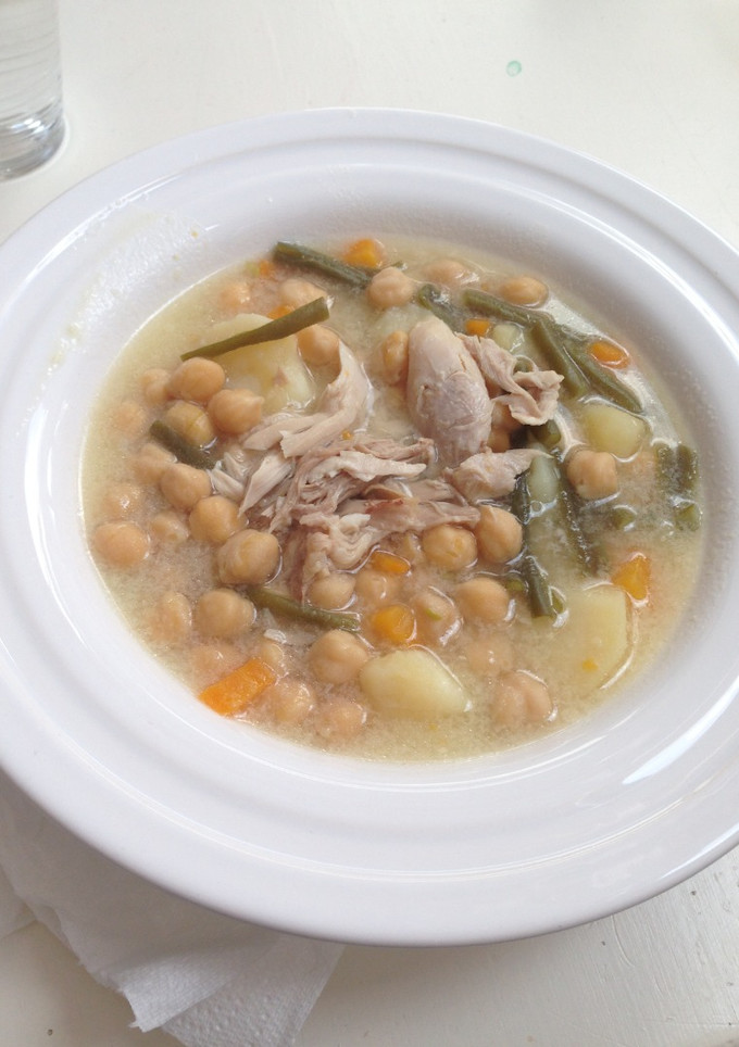 Una foto de Puchero de pollo 🐓 🥄