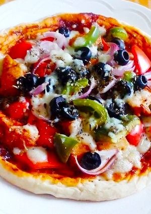 A picture of Chicken Pizza.