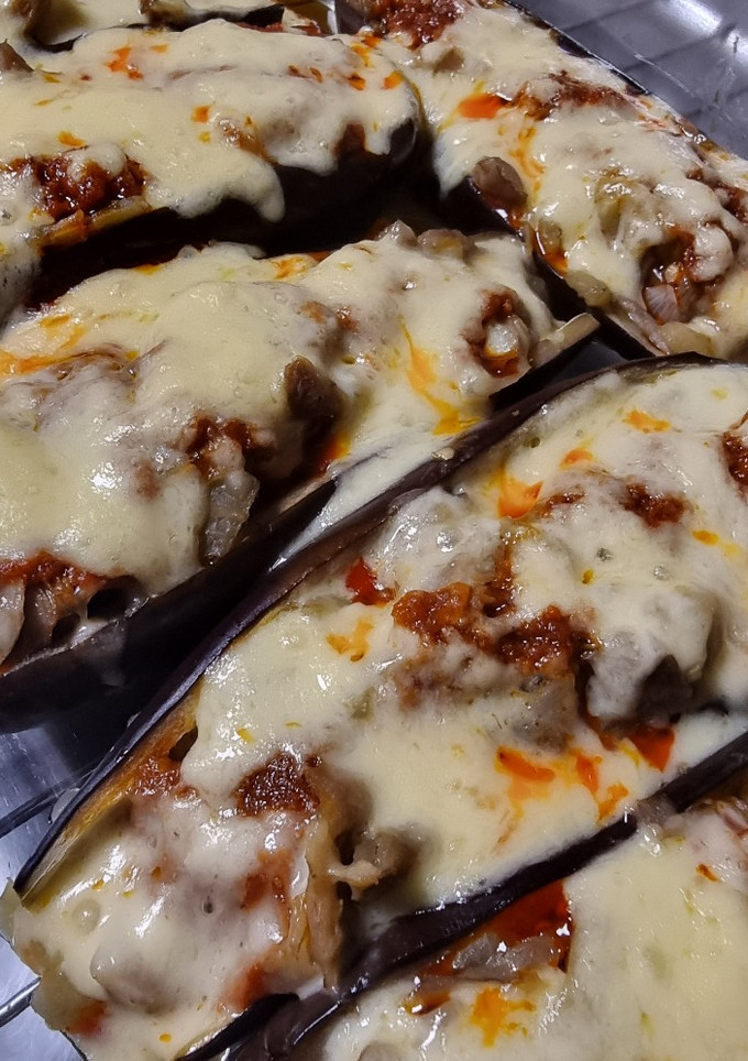 Una foto de Berenjenas rellenas de setas y sobrasada
