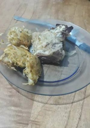 Una foto de Entraña a la fugazzeta y cebolla caramelizada hecha en el horno