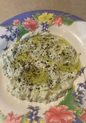 صورة لوصفة سلطه فلفل رومي للفطور او تغميس شيبس🤍