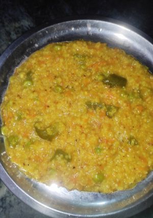 वेजिटेबल दलिया(Vegetable daliya recipe in hindi) रेसिपी मुख्य फोटो