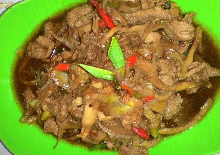 Daging Sapi & jamur tiram dengan saus teriyaki