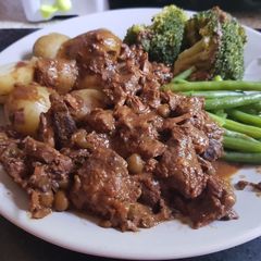 A picture of Steak Onion and Veg in a gorgeous Gravy.😘.