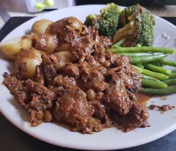 How To Serving Recipe Steak Onion and Veg in a gorgeous Gravy Savory Delicious