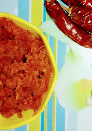 A picture of Spicy garlic chutney.