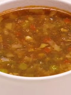 વેજીટેબલ સૂપ (Vegetable Soup Recipe In Gujarati) રેસીપી મુખ્ય ફોટો