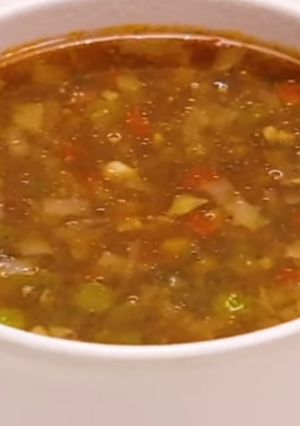 વેજીટેબલ સૂપ (Vegetable Soup Recipe In Gujarati) રેસીપી મુખ્ય ફોટો