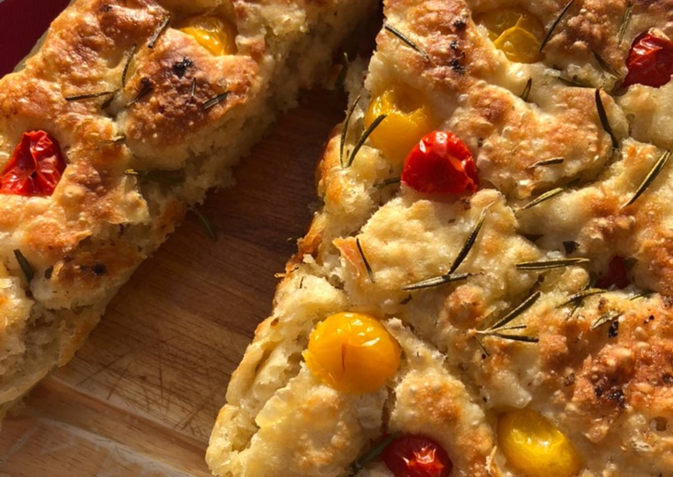 Focaccia tomates et romarin