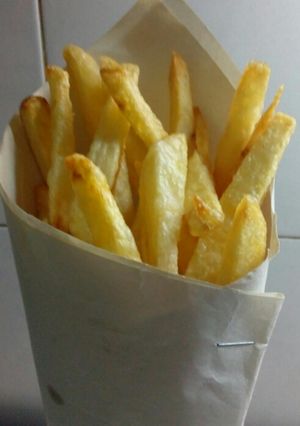 Una foto de Papas fritas crocantes y muy fácil de hacer