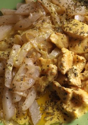 Foto principal de Pollo con salsa de vino y nata al cardamomo