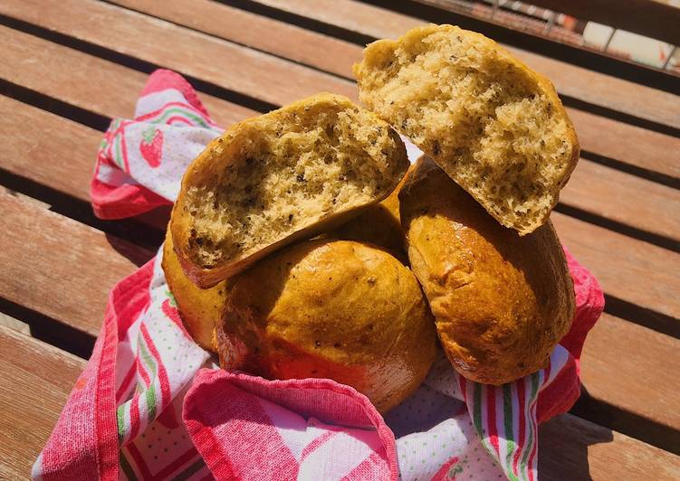 Panecillos de aceitunas negras