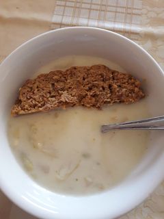 Zöldbab főzelék, egyben sült fasírttal recept fotója