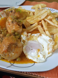 Una foto de Pollo en salsa