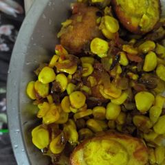 A picture of Corn and eggs fry.