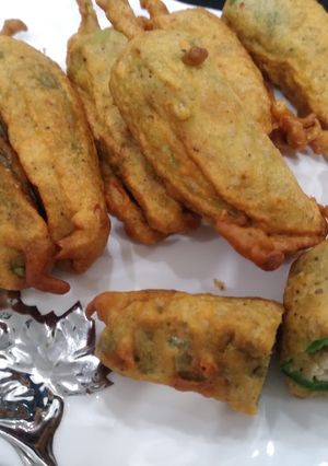 A picture of Stuffed chilli pakora.