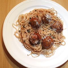 A picture of Blackbean balls served with spaghetti #veganrecipe.