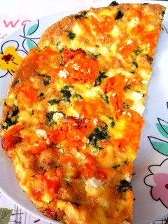 Una foto de Tortilla de boniato y espinacas con feta