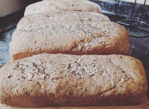 Una foto de Pan de molde integral multisemillas