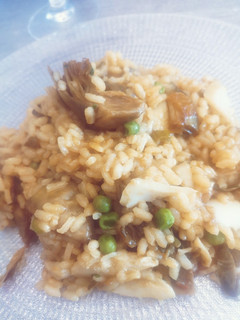 Una foto de Arroz de bacalao con alcachofa