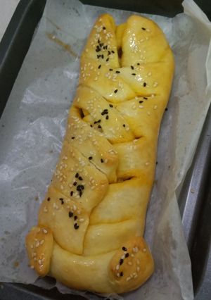 A picture of Chicken bread.
