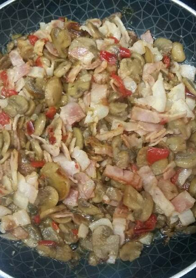 Una foto de Bacon con champiñón