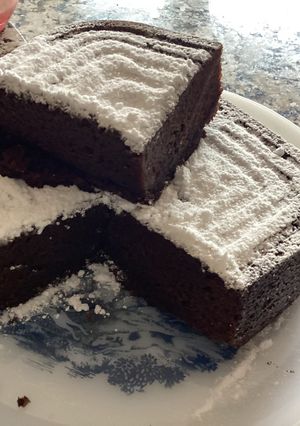 Una foto de Torta de Nesquik y café en horno de aire