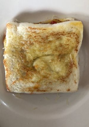 Foto resep Roti Bakar Sosis Keju diwaktu mager
